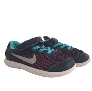 Nike Flex Run Girl's Sneakers Size 10.